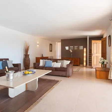 Villa Domaine Paradisu *